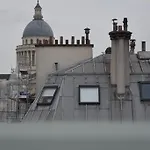 Nid Equipe Calme Vue Tout Paris Ascenseur Ac