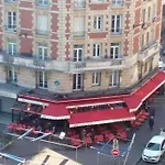 Nid Equipe Calme Vue Tout Paris Ascenseur Ac
